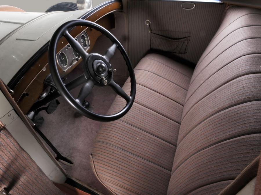  Packard Custom Eight Coupe 1928 года  (фото 2 из 2)